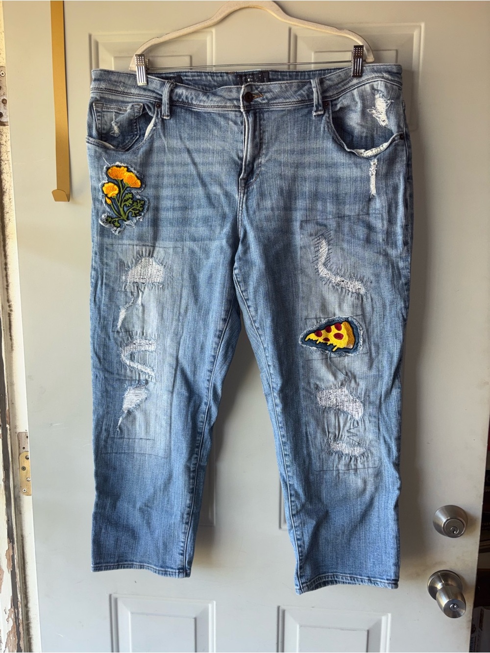 Lucky Brand Reese boyfriend appliqué destroyed crop jeans size 20W